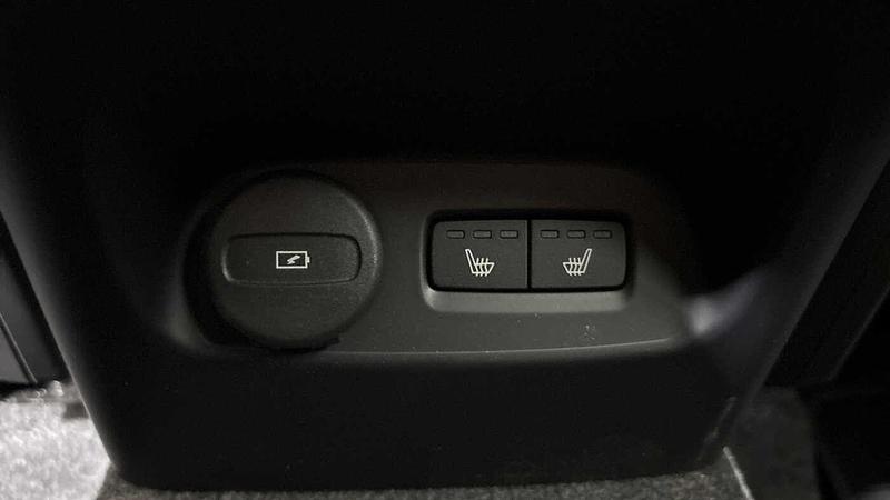 Used Volvo XC40 2025 for sale - 76748126: Photo 17