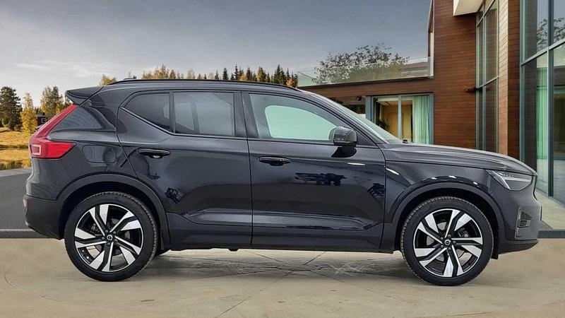 Used Volvo XC40 2025 for sale - 76748126: Photo 2