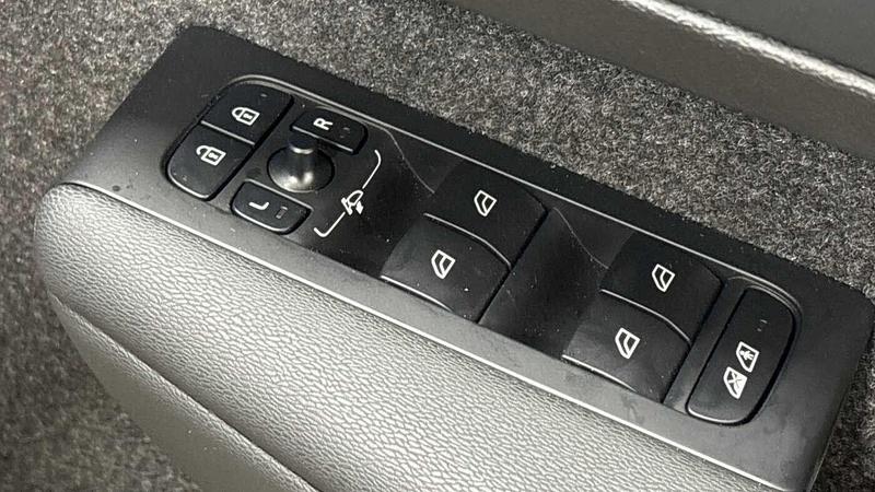 Used Volvo XC40 2025 for sale - 76748126: Photo 24