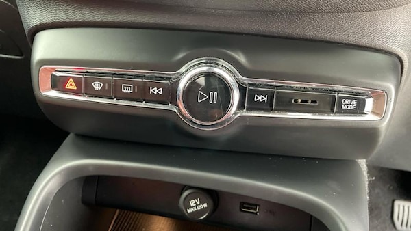 Used Volvo XC40 2020 for sale - 76322360: Photo 31