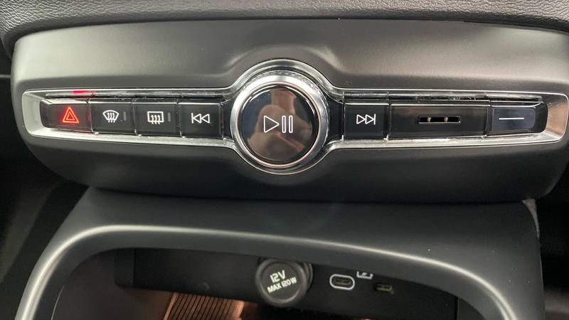 Used Volvo XC40 2023 for sale - 76117559: Photo 15