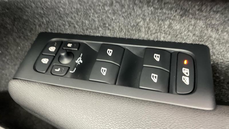 Used Volvo XC40 2023 for sale - 76117559: Photo 23