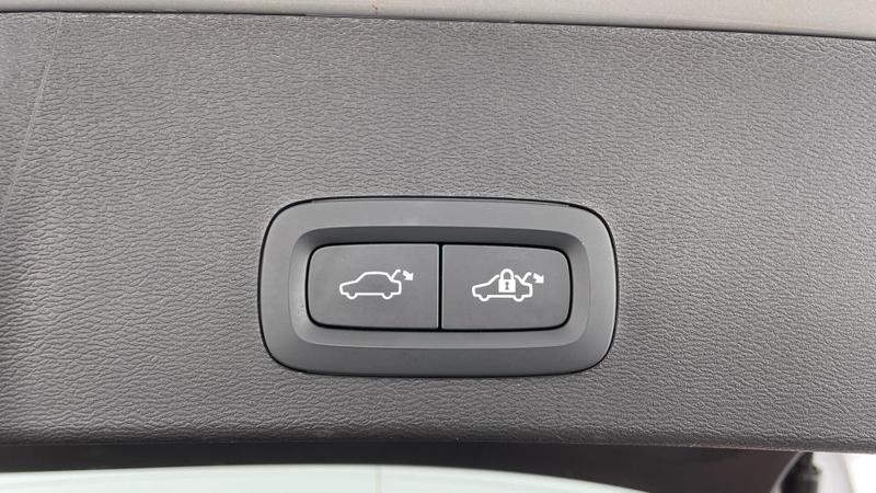 Used Volvo XC40 2023 for sale - 76117559: Photo 28