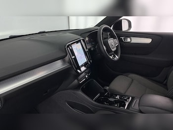 Used Volvo XC40 2023 for sale - 76117559: Photo