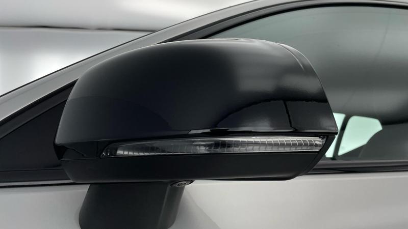 Used Volvo XC40 2023 for sale - 76117559: Photo 32