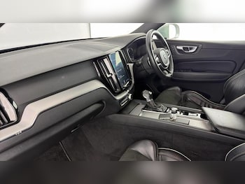 Used Volvo XC60 2019 for sale - 76590133: Photo