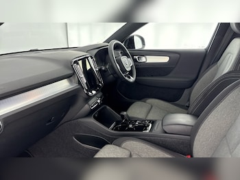 Used Volvo XC40 2024 for sale - 78456707: Photo
