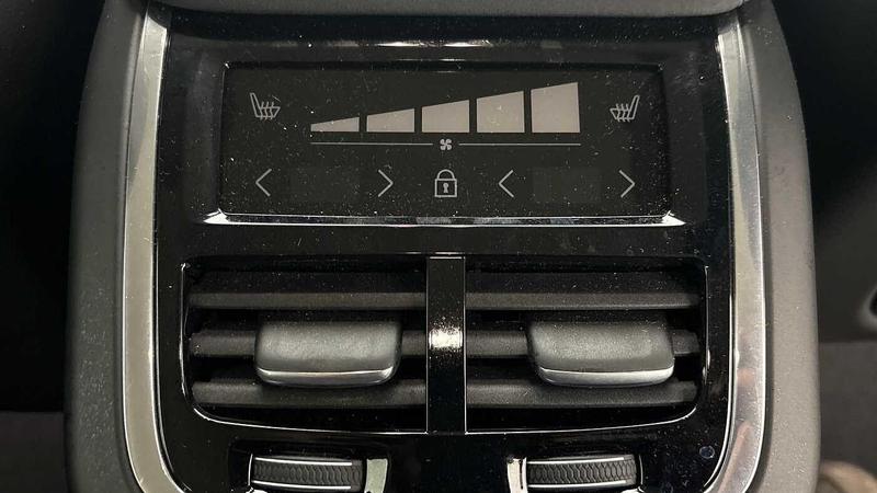 Used Volvo XC60 2025 for sale - 77152108: Photo 17