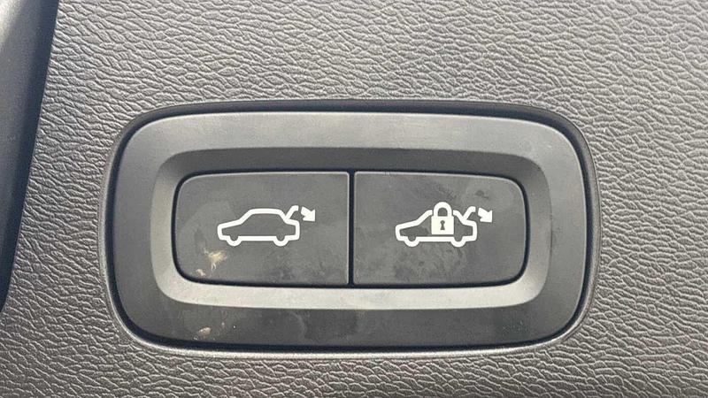 Used Volvo XC60 2025 for sale - 77152108: Photo 18