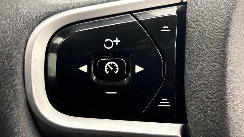 Used Volvo XC60 2025 for sale - 77152108: Photo 30