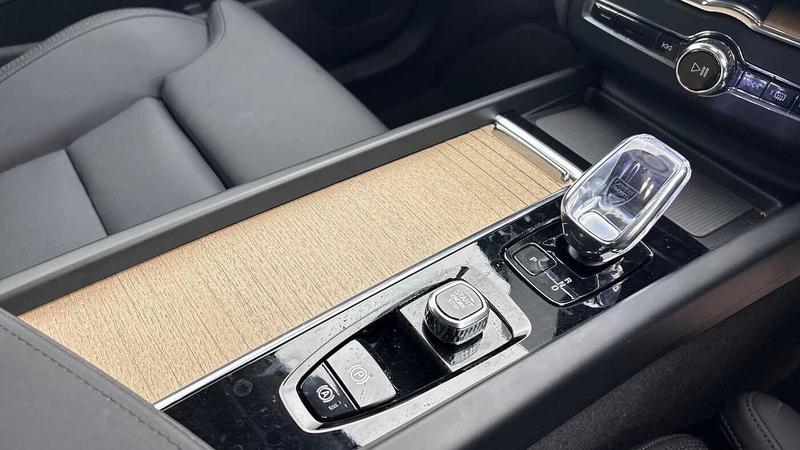 Used Volvo XC60 2025 for sale - 77152108: Photo 31