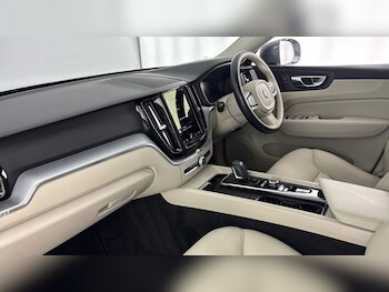 Used Volvo XC60 2021 for sale - 79611311: Photo