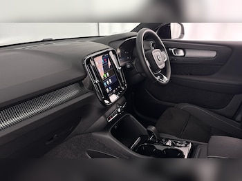 Used Volvo XC40 2025 for sale - 77515878: Photo