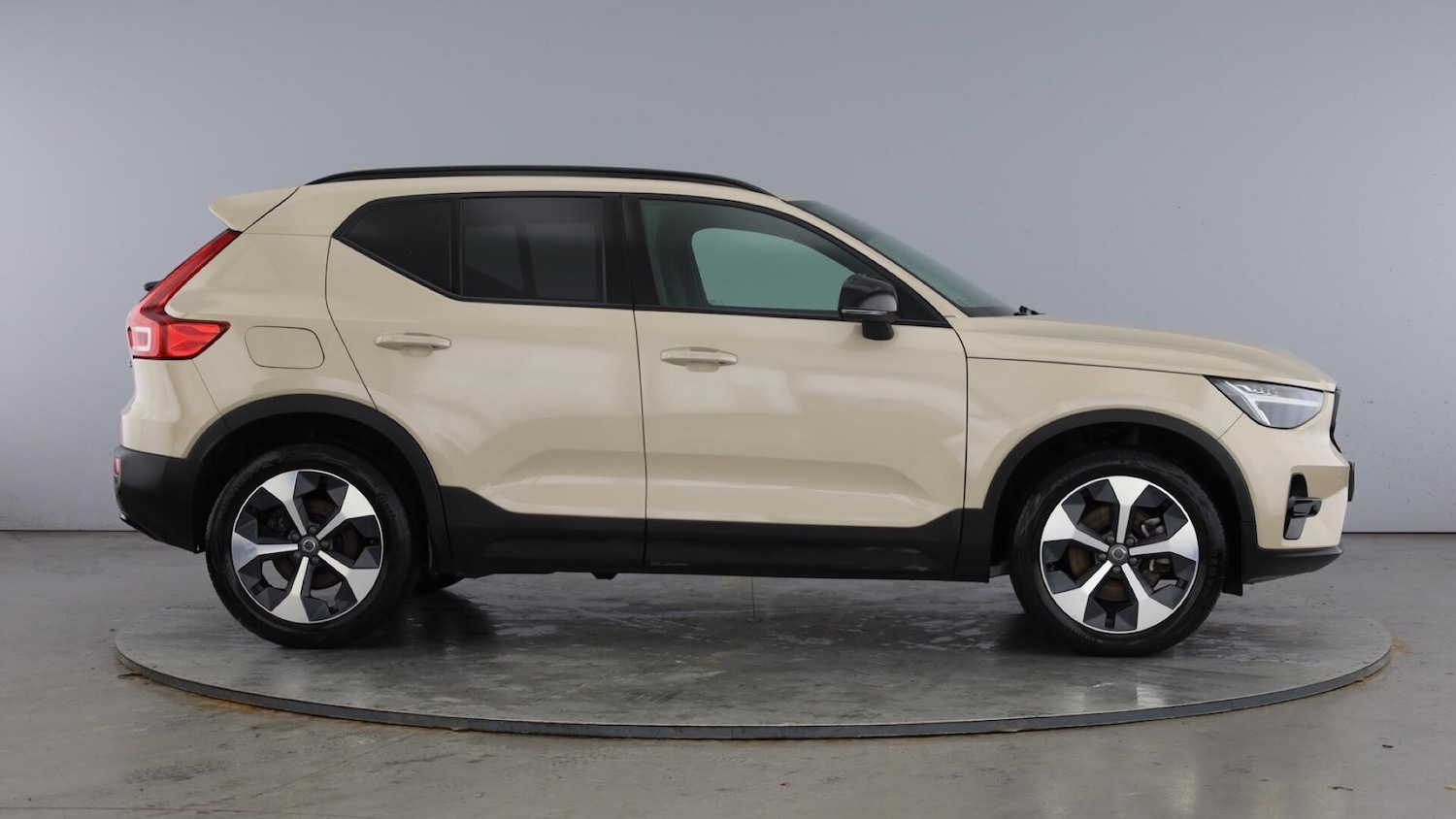 Used Volvo XC40 2025 for sale - 77515878: Photo 4