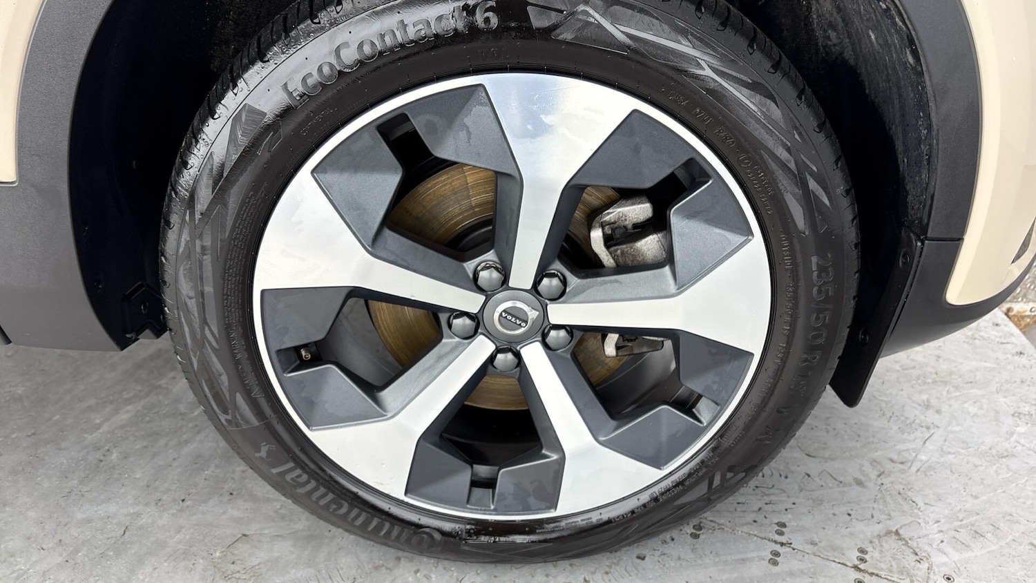 Used Volvo XC40 2025 for sale - 77515878: Photo 5