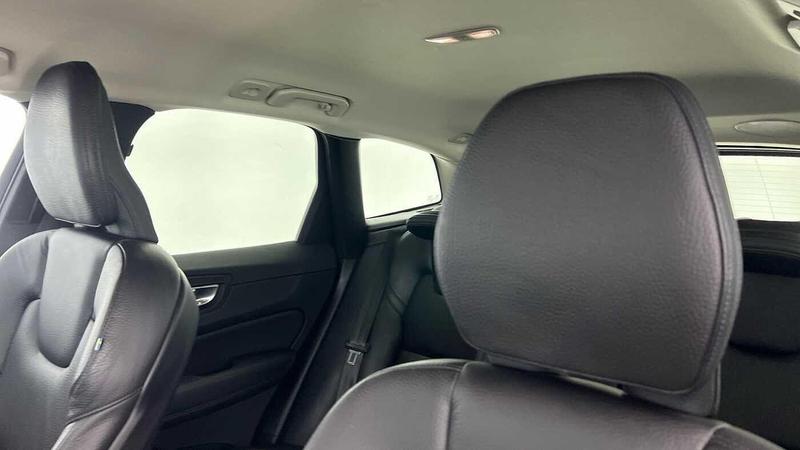 Used Volvo XC60 2022 for sale - 76631243: Photo 11