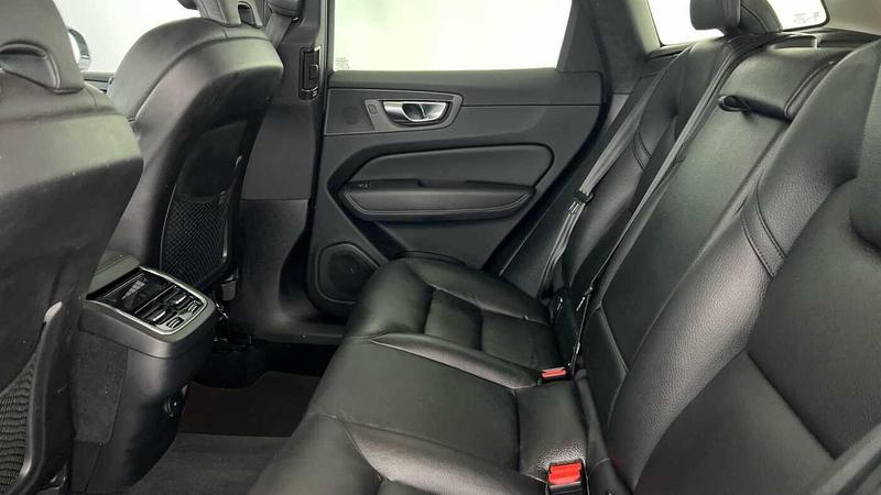 Used Volvo XC60 2022 for sale - 76631243: Photo 7