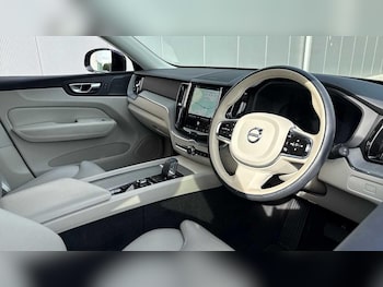 Used Volvo XC60 2023 for sale - 79420915: Photo