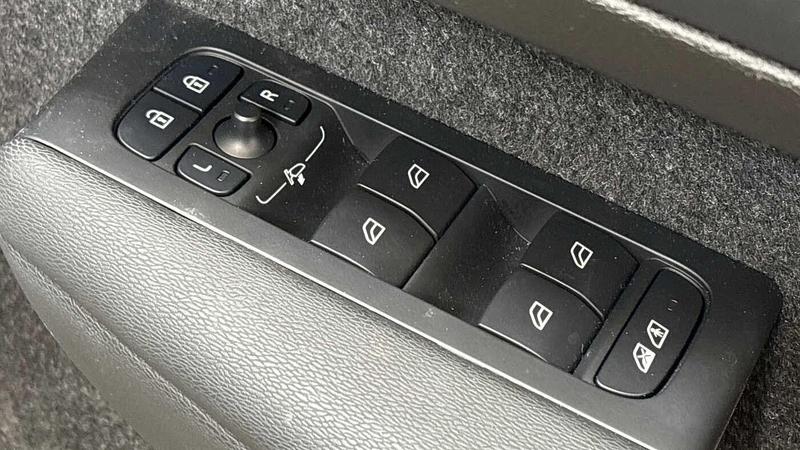 Used Volvo XC40 2025 for sale - 76452814: Photo 25