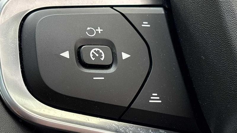 Used Volvo XC40 2025 for sale - 76452814: Photo 31