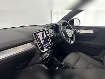 Used Volvo XC40 2023 for sale - 78555603: Photo