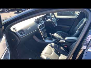 Used Volvo V40 2018 for sale - 74608235: Photo