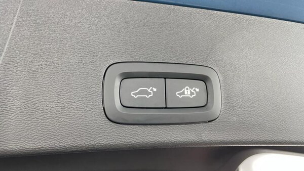 Used Volvo XC40 2024 for sale - 75543429: Photo 25