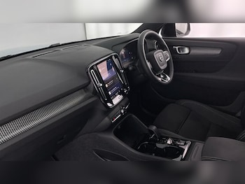 Used Volvo XC40 2024 for sale - 75543429: Photo