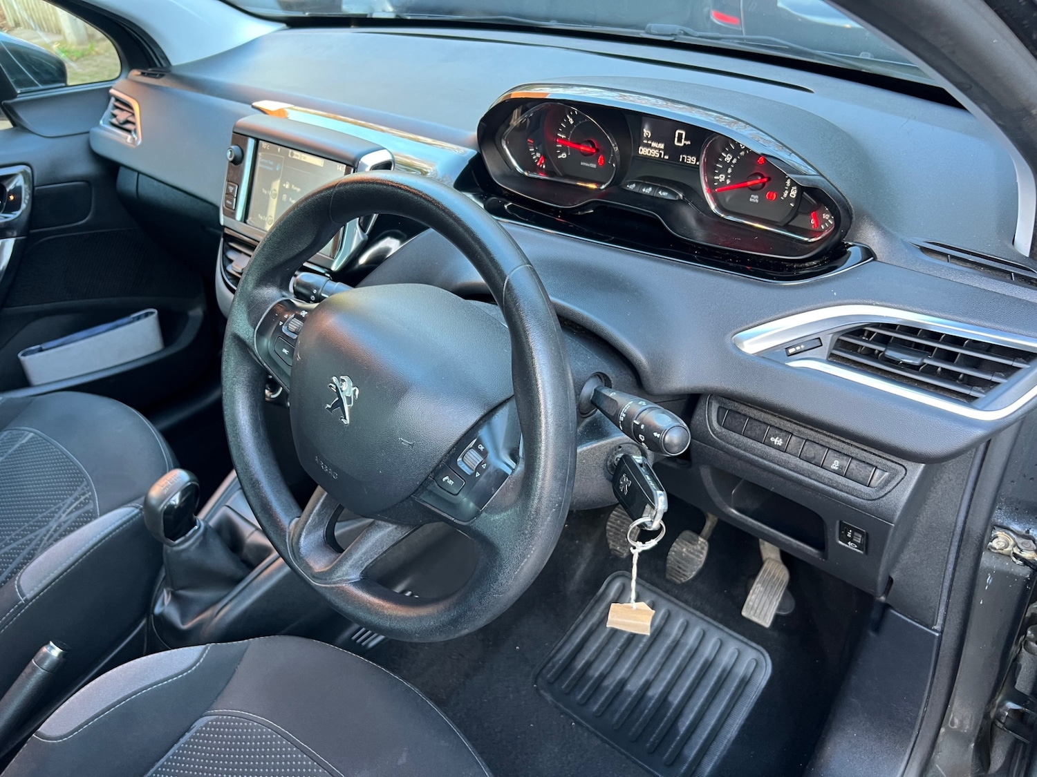 Used Peugeot 208 2013 for sale - 76907768: Photo 15