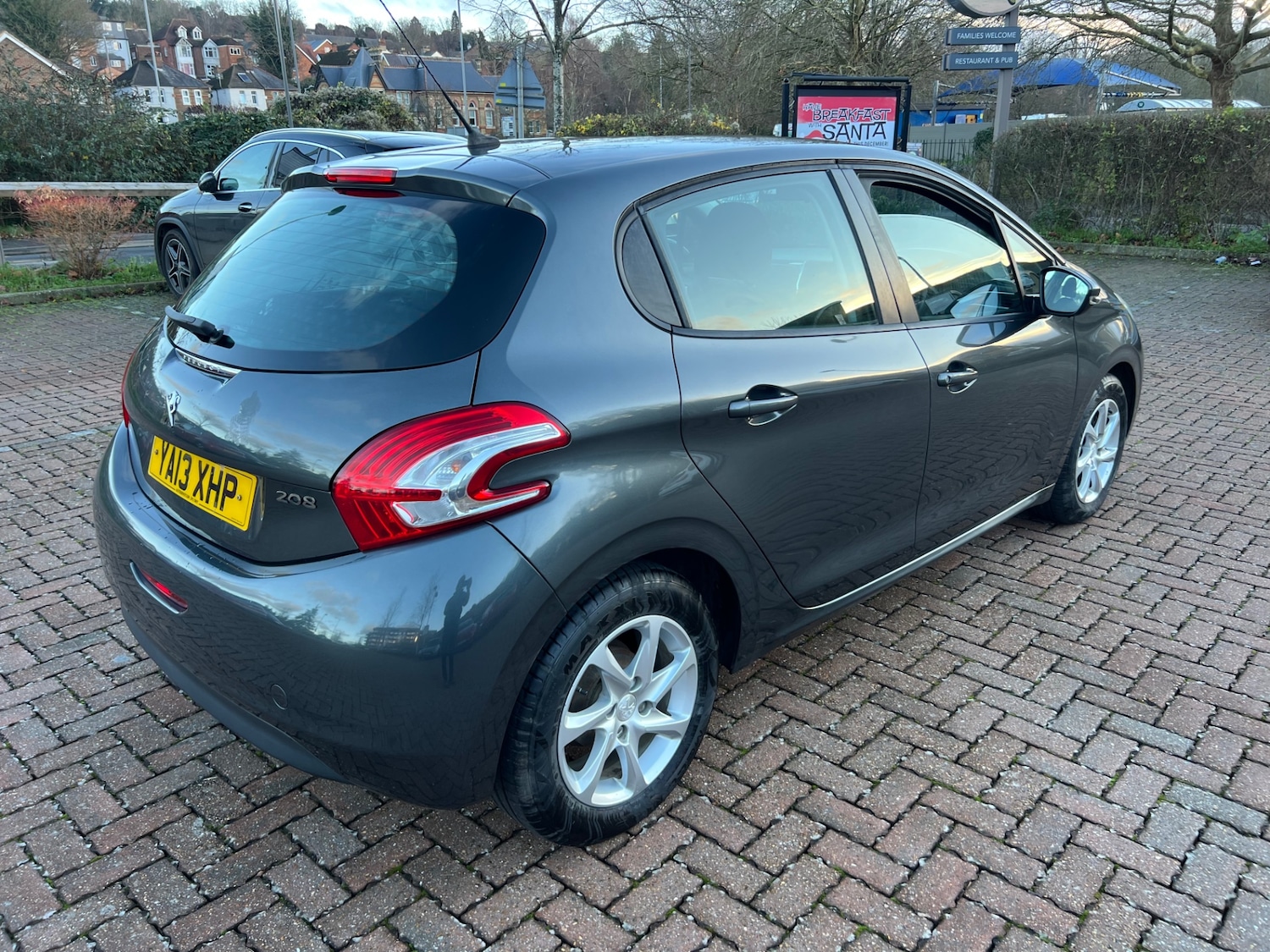 Used Peugeot 208 2013 for sale - 76907768: Photo 4