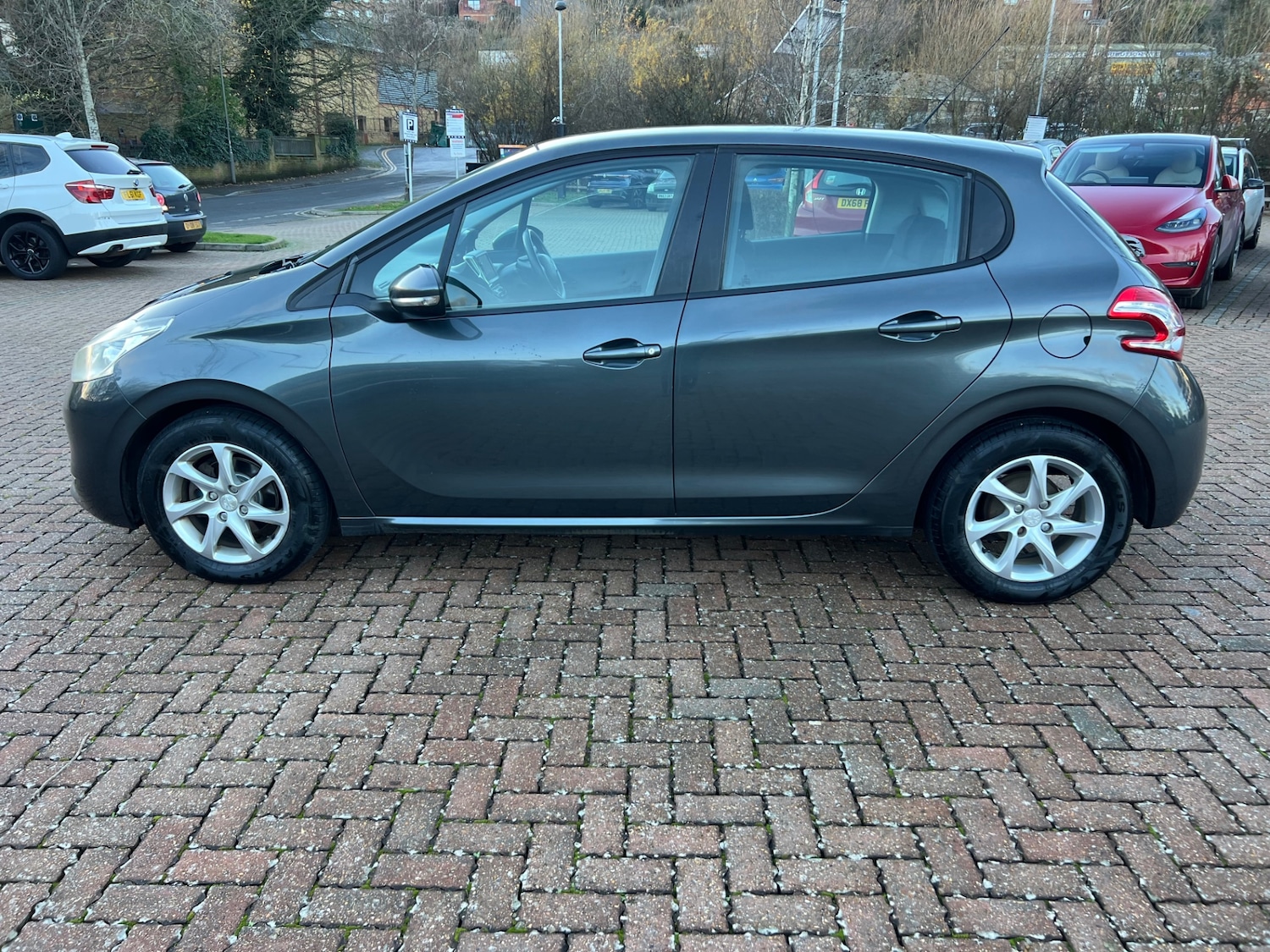 Used Peugeot 208 2013 for sale - 76907768: Photo 5