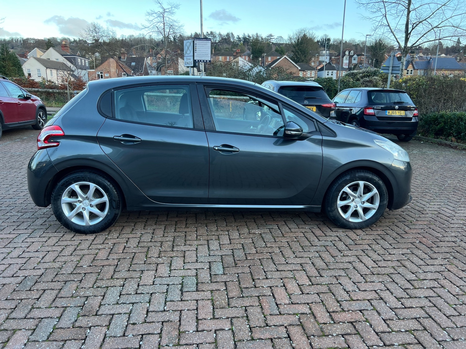 Used Peugeot 208 2013 for sale - 76907768: Photo 6