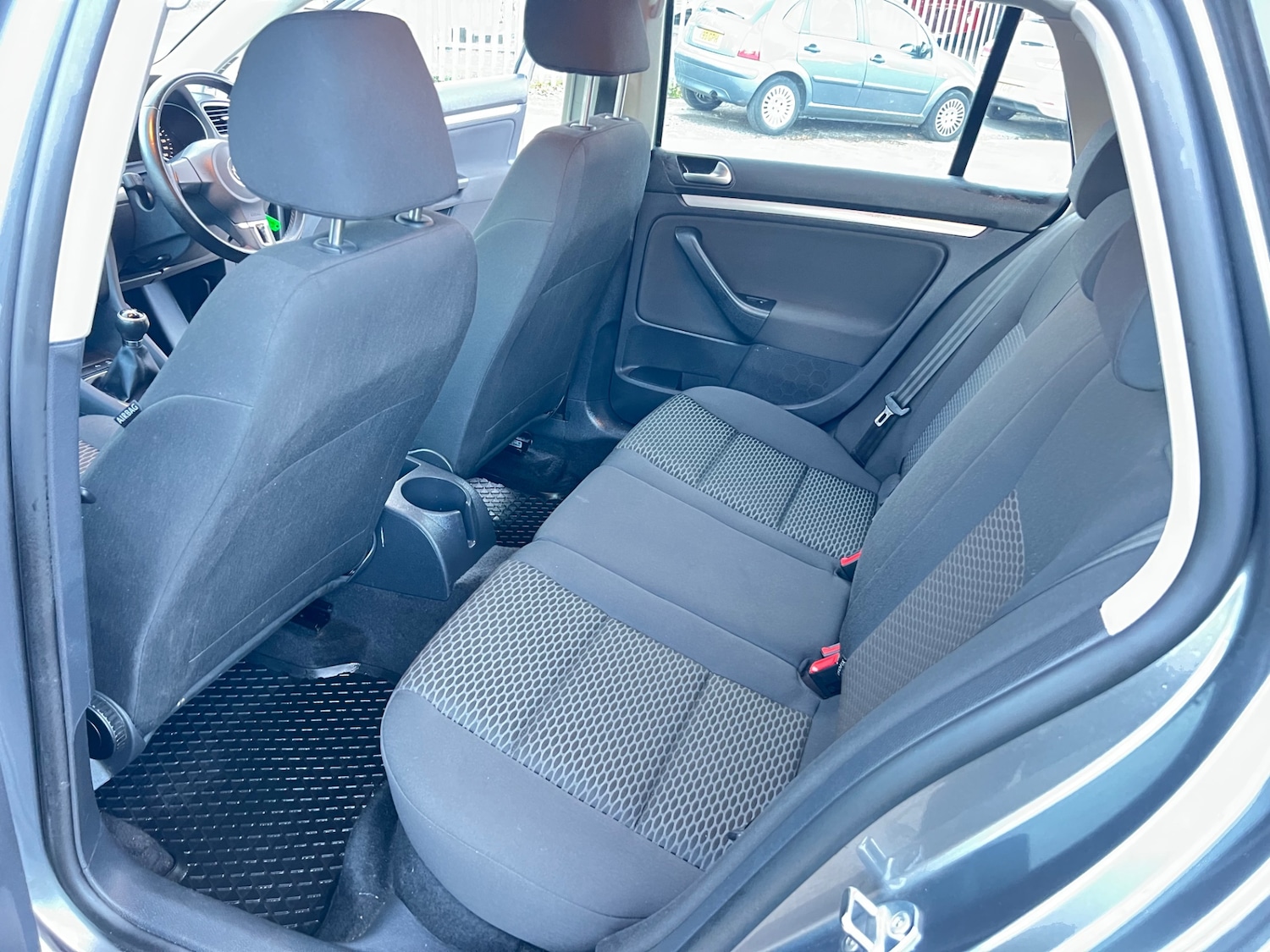 Used Volkswagen Golf 2011 for sale - 76369509: Photo 14
