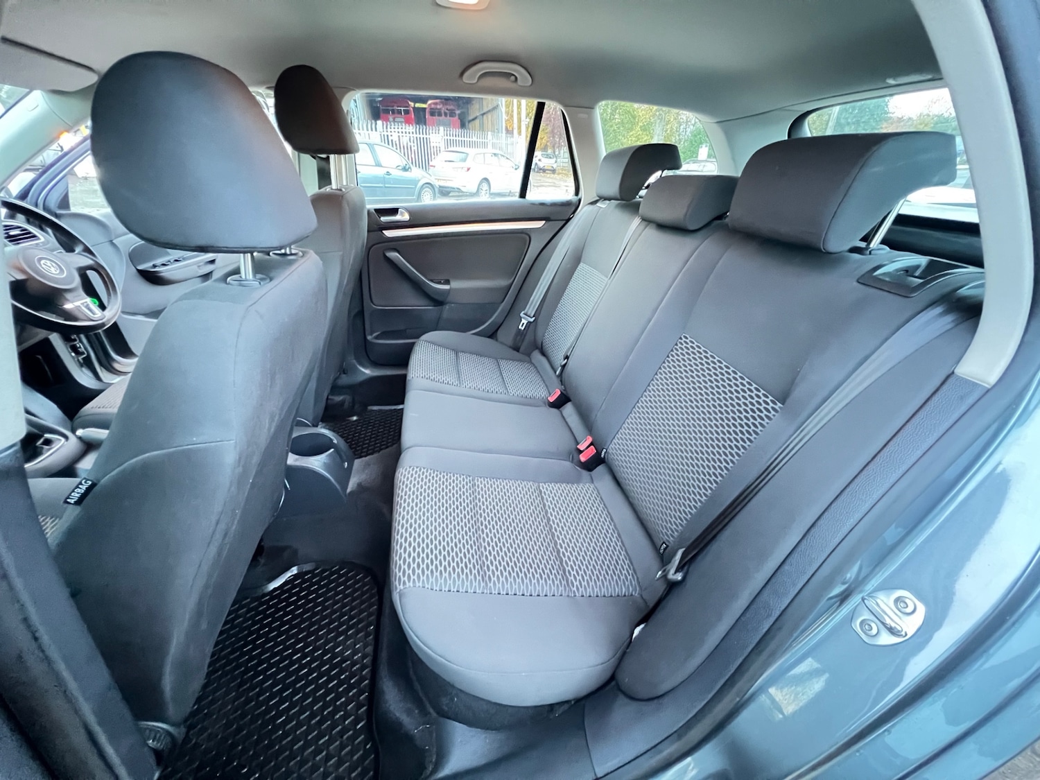 Used Volkswagen Golf 2011 for sale - 76369509: Photo 17