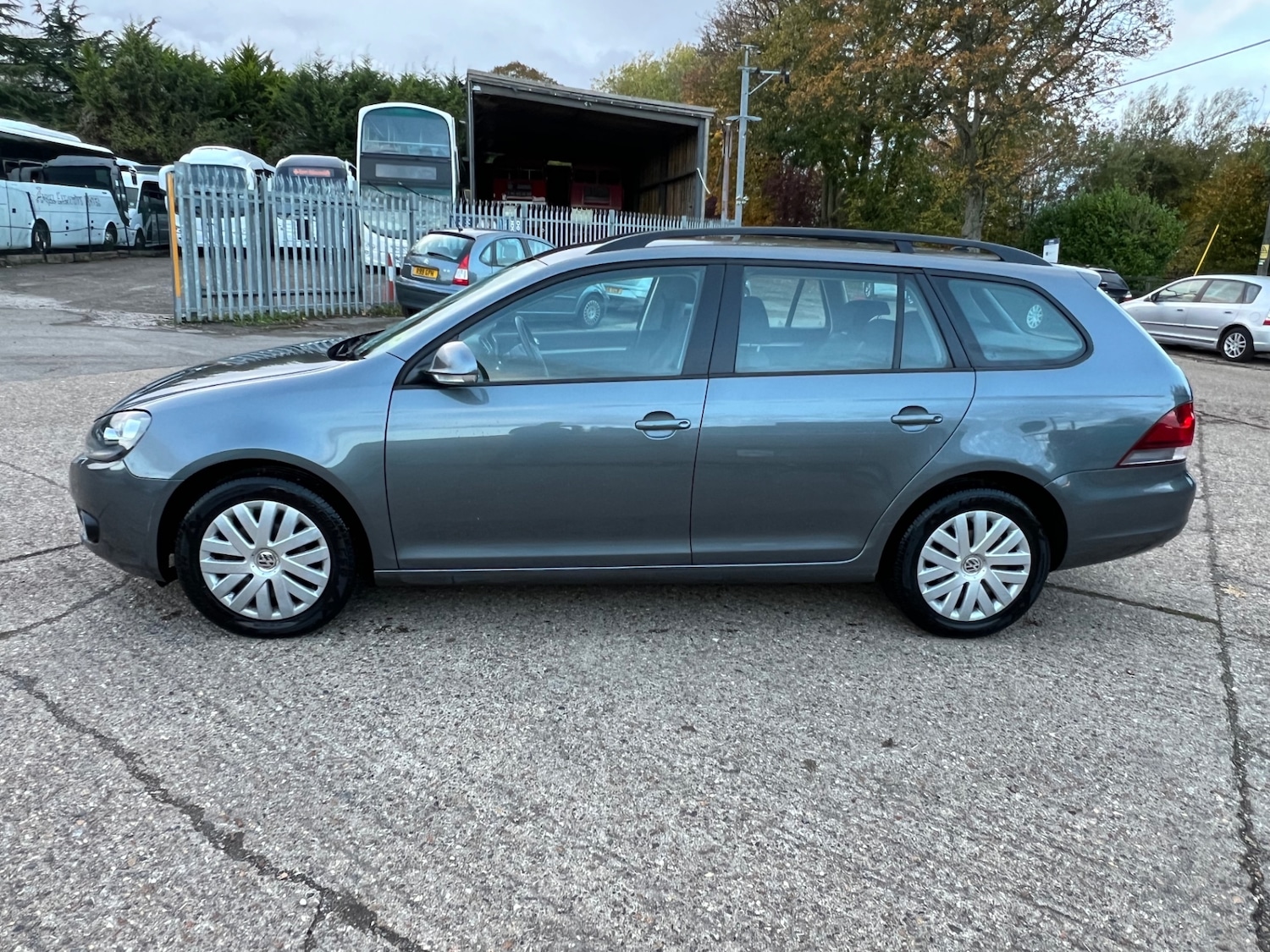 Used Volkswagen Golf 2011 for sale - 76369509: Photo 4