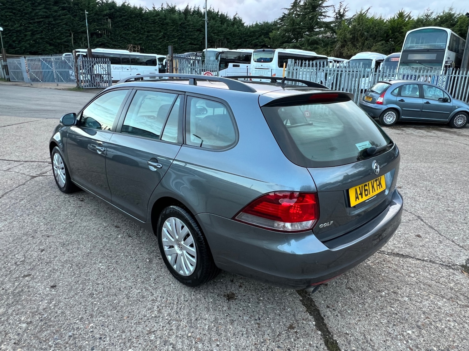 Used Volkswagen Golf 2011 for sale - 76369509: Photo 6