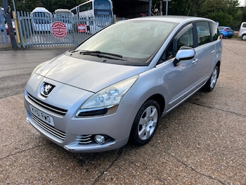 Used Peugeot 5008 2011 for sale - 75948784: Photo