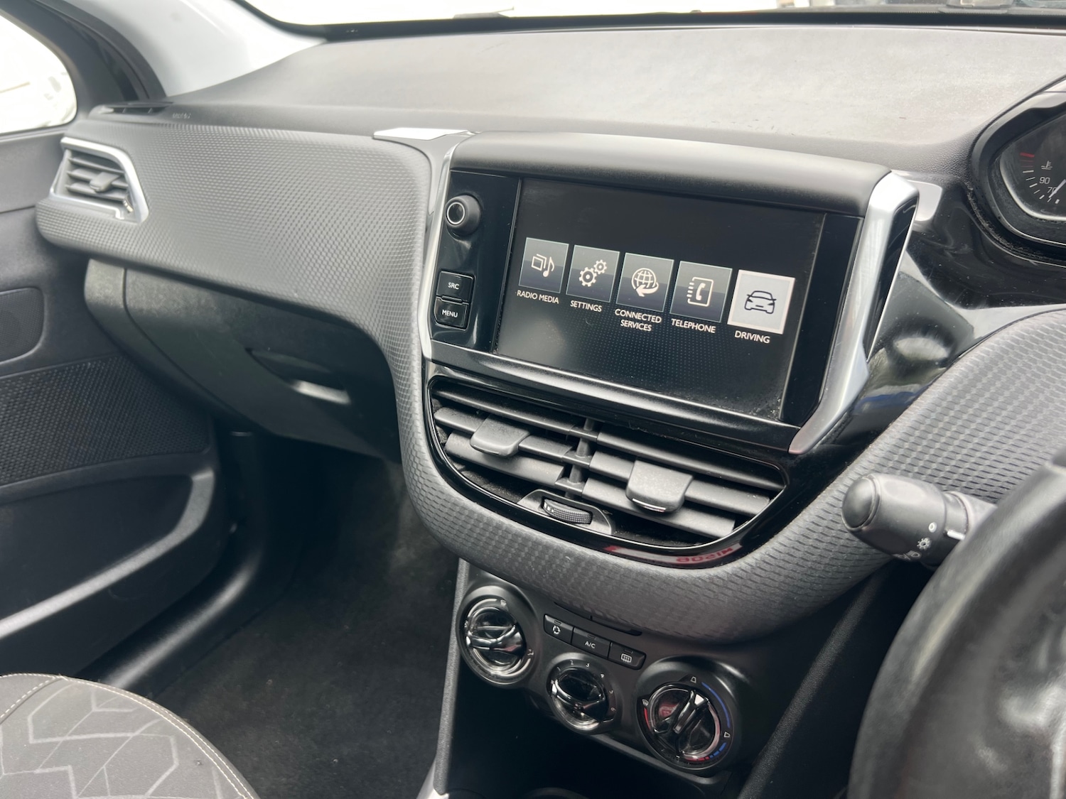 Used Peugeot 2008 2016 for sale - 78183476: Photo 10