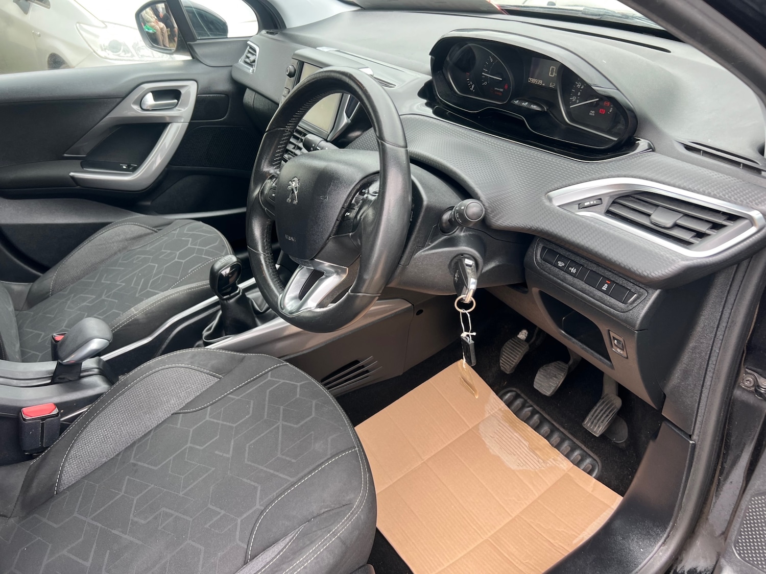 Used Peugeot 2008 2016 for sale - 78183476: Photo 9