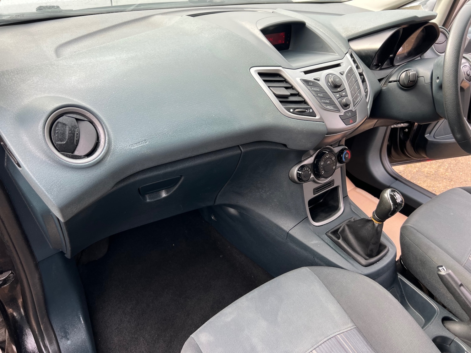 Used Ford Fiesta 2009 for sale - 77950744: Photo 9