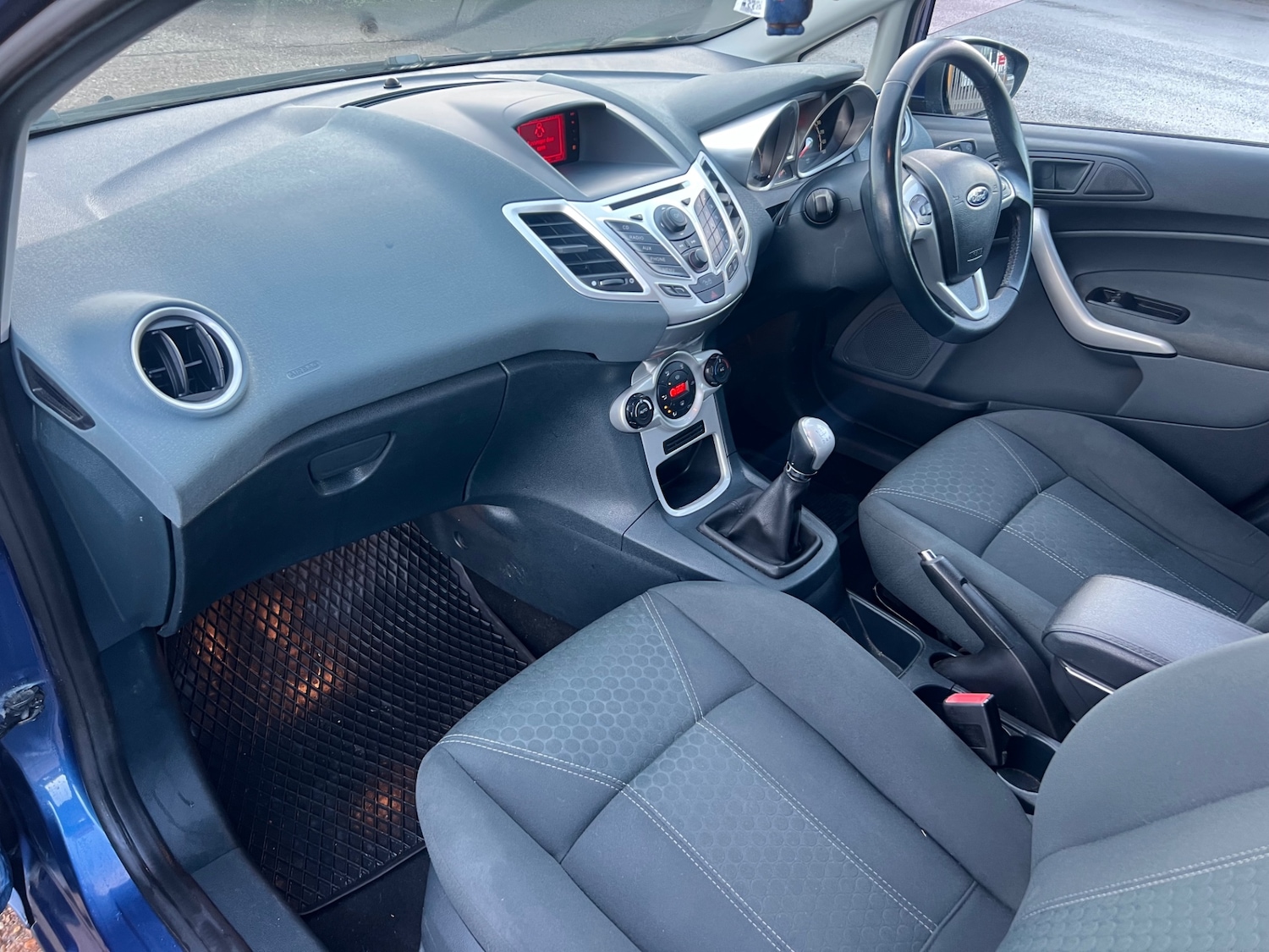 Used Ford Fiesta 2010 for sale - 76750186: Photo 15