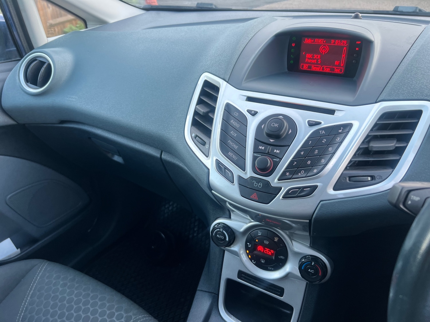 Used Ford Fiesta 2010 for sale - 76750186: Photo 9