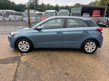 Used Hyundai i20 2015 for sale - 75737680: Photo