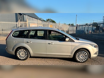 Used Ford Focus 2010 for sale - 79197910: Photo