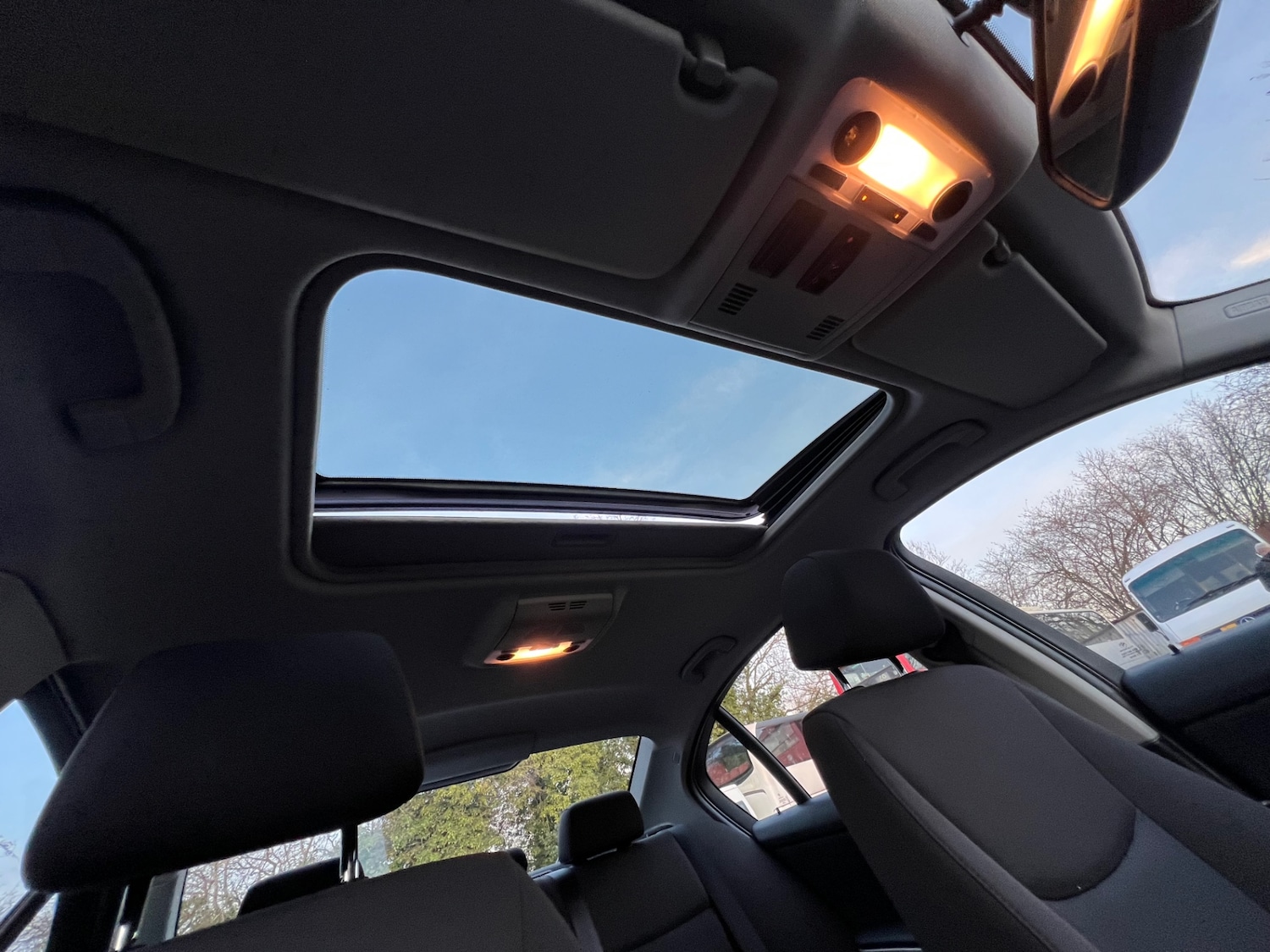 Used BMW 3 Series 2010 for sale - 76935498: Photo 18