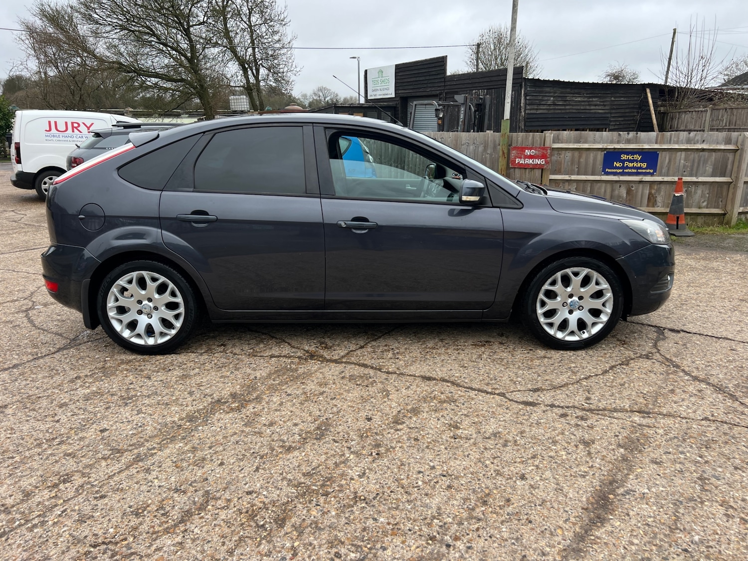 Used Ford Focus 2010 for sale - 77630017: Photo 13