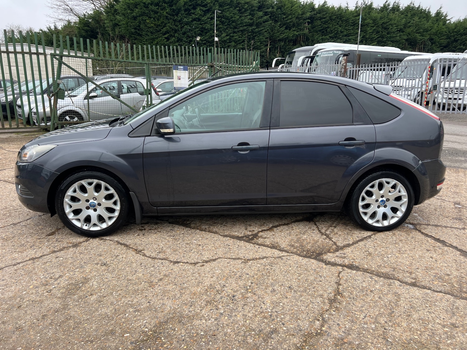 Used Ford Focus 2010 for sale - 77630017: Photo 4