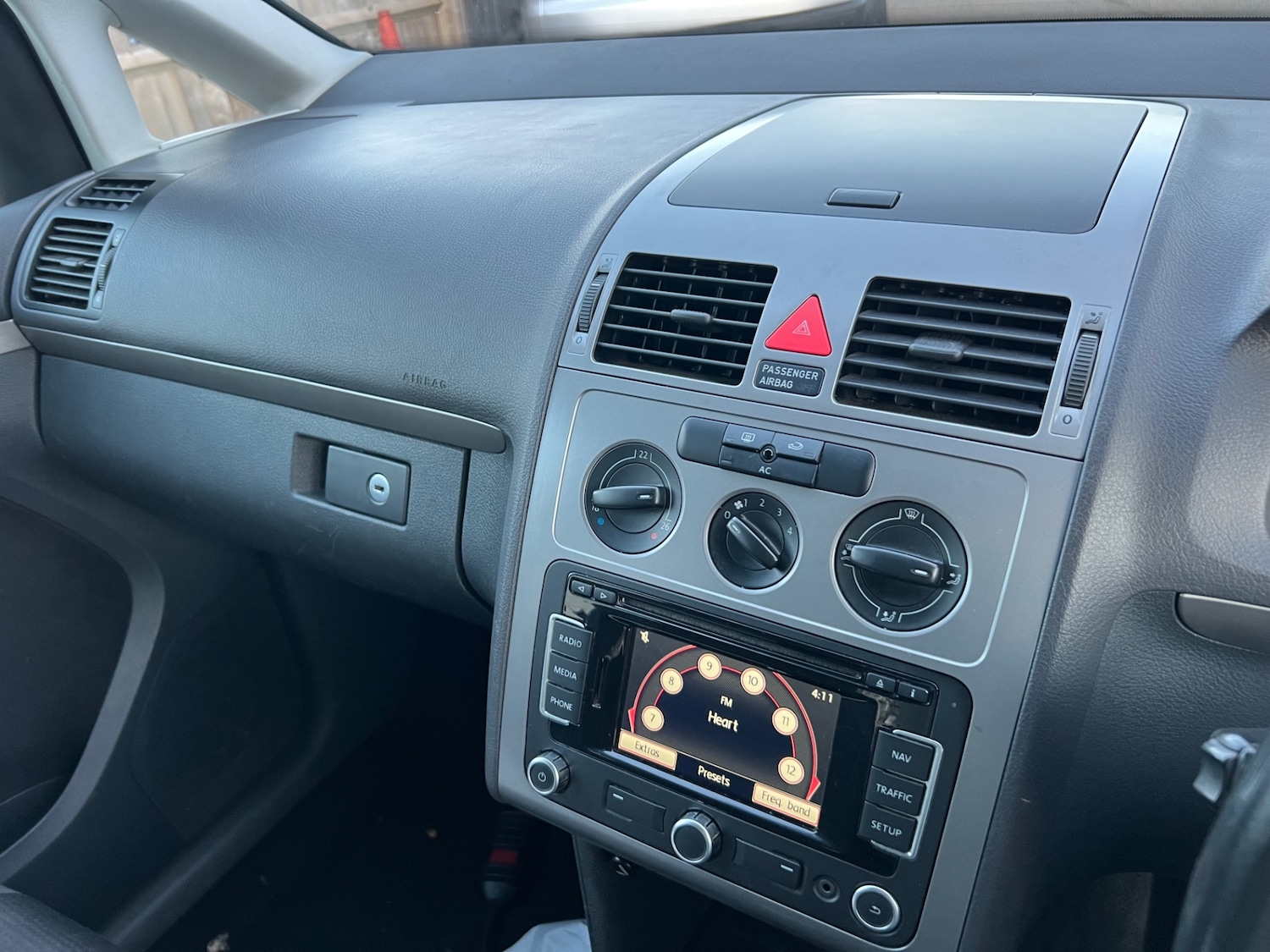 Used Volkswagen Touran 2010 for sale - 77836681: Photo 12