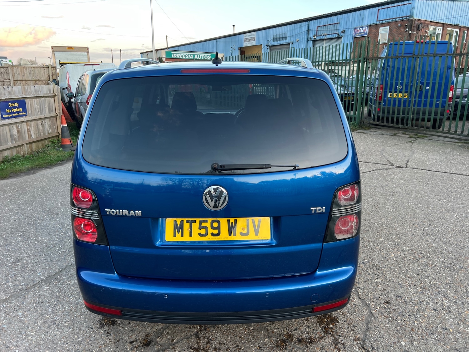 Used Volkswagen Touran 2010 for sale - 77836681: Photo 6