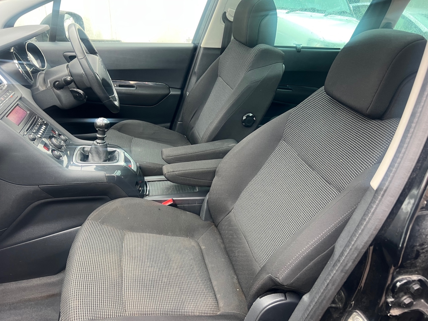 Used Peugeot 5008 2011 for sale - 77289367: Photo 14